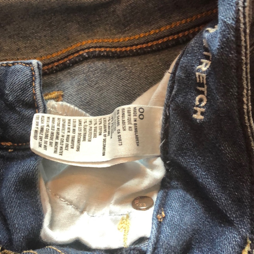 Shorts - Picture 3 of 4